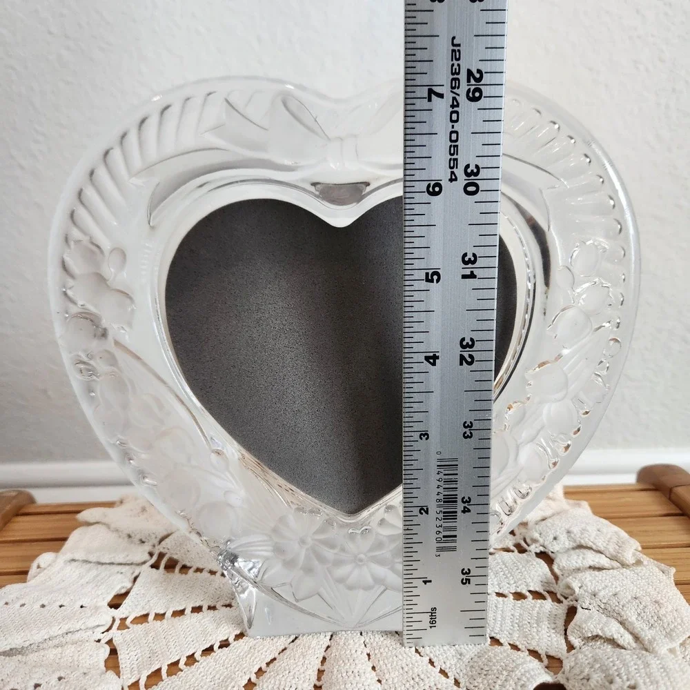 VTG Cottagecore Studio Nova Japan Crystal Picture Frosted Flowers Heart Shape